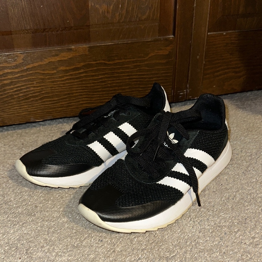 Adidas flashback shoes